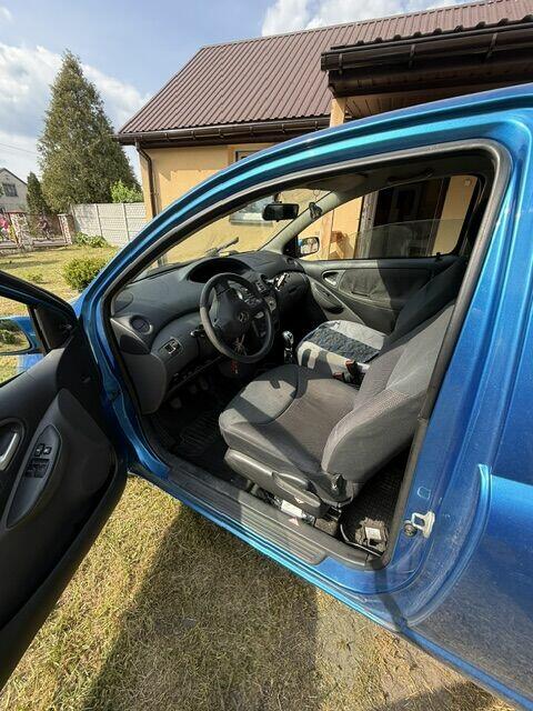 Syndyk sprzeda udział 1/2 w samochodzie Toyota Yaris, rok pr