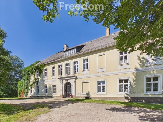 Zespół dworski 750 m² z 11-ha parkiem i stawem