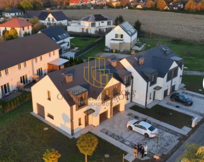 5M -ok. Grota Roweckiego -bliźniak -garaż w bryle