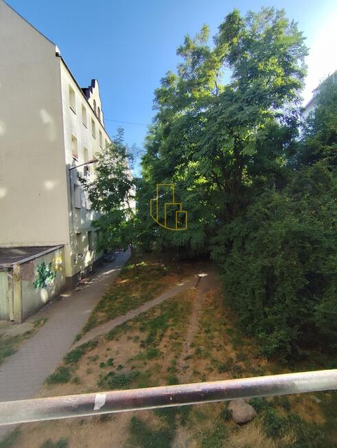 Przestronne 3-pokojowe mieszkanie z balkonem !!