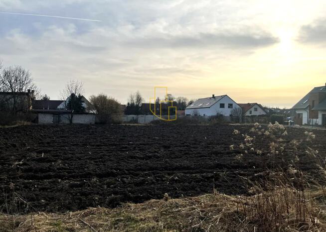 Żerniki Wrocławskie, działka budowlana 1305 m2