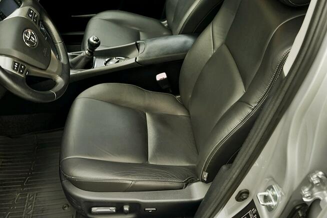 Toyota Avensis 2,0D4D Klima, alu R17, NAVI, skóra, 2009r.