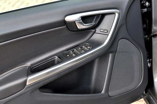 Volvo S60 R-Desing Bi Xenon Ledy Digital City Alcantara Grzana Navi Klimatronik