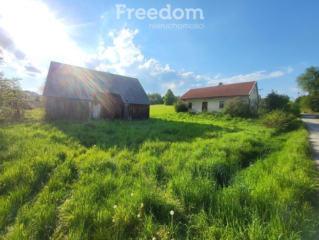 Duża działka ze starym domem i stodołą