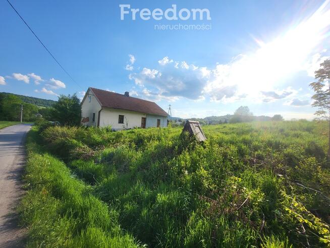 Duża działka ze starym domem i stodołą