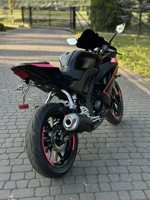 Yamaha R125 YZF R 125 PINK przebieg 24kkm 2021r Możliwość obniżenia Duke MT R125