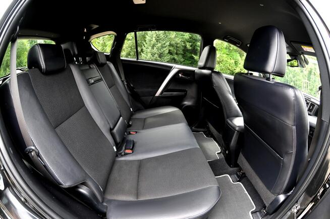 Toyota RAV-4 2.5 205KM HYBRID 4x4 Skóra Xenon Blis Kamera Radar JBL