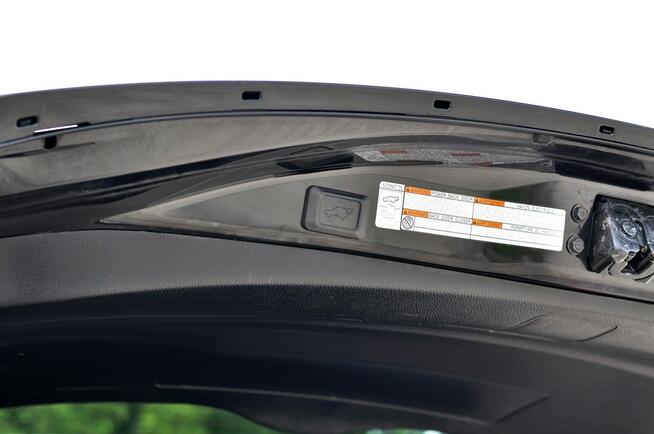 Toyota RAV-4 2.5 205KM HYBRID 4x4 Skóra Xenon Blis Kamera Radar JBL