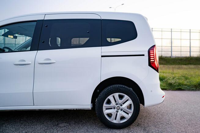 Renault Kangoo TCe 130 Equilibre, zabudowa z podjazdem, FV23%, SalonPL