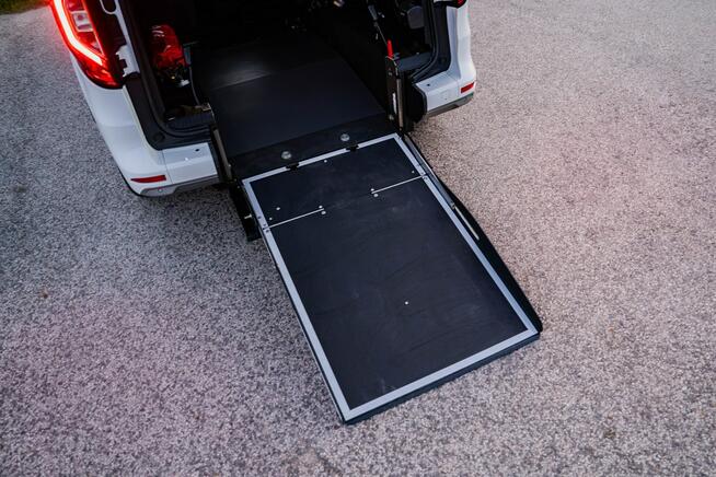 Renault Kangoo TCe 130 Equilibre, zabudowa z podjazdem, FV23%, SalonPL