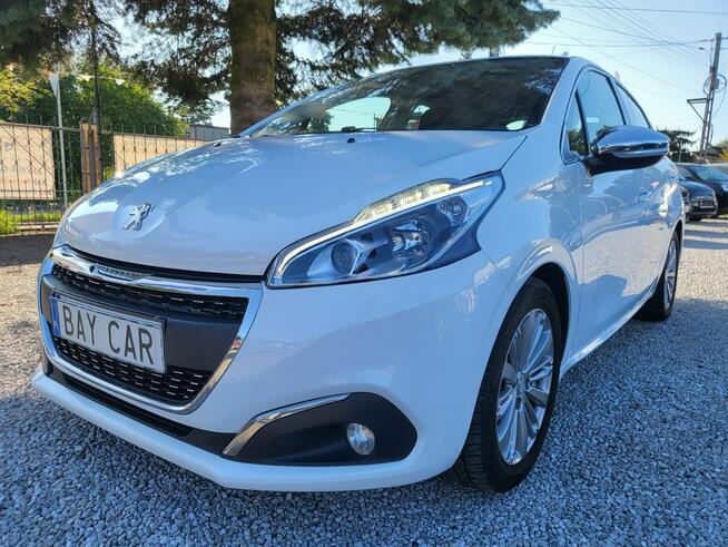 Peugeot 208 1.6 HDI 100KM Bogata Wersja Zarejestrowany Mały Przebieg Zapraszamy !!