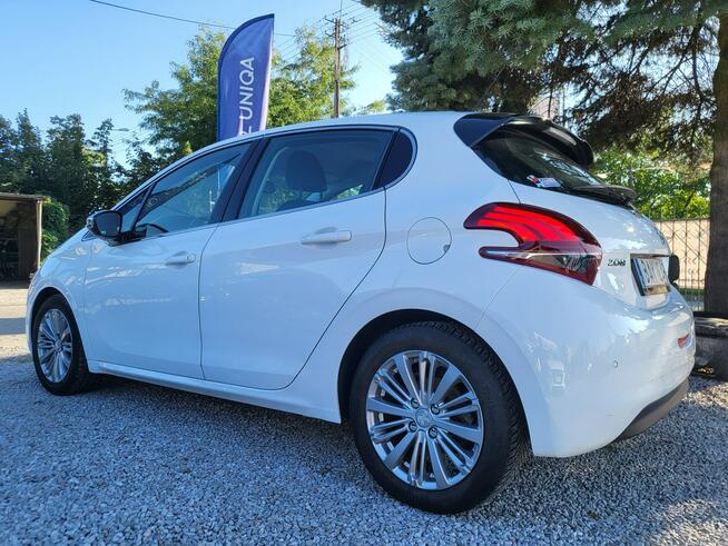 Peugeot 208 1.6 HDI 100KM Bogata Wersja Zarejestrowany Mały Przebieg Zapraszamy !!