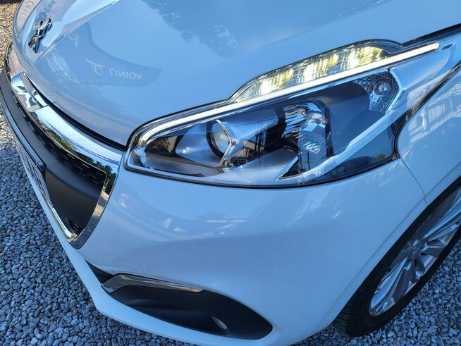 Peugeot 208 1.6 HDI 100KM Bogata Wersja Zarejestrowany Mały Przebieg Zapraszamy !!