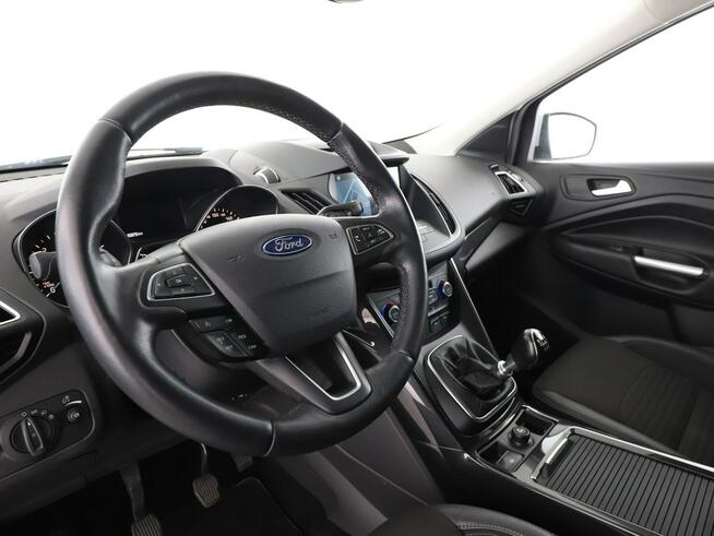 Ford Kuga 4x4 b-xenon/LED półskóra klima auto grzane fotele i kierownica czujnik