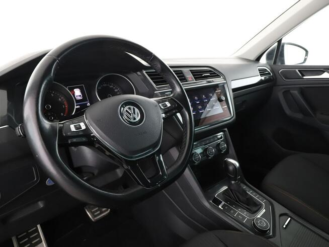 Volkswagen Tiguan 180KM automat 4Motion navi kamera360 grzane fotele climatronic
