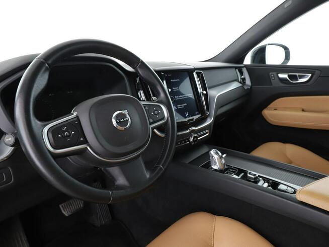 Volvo XC 60 PHEV 4x4 automat full LED jasne skóry navi klima auto virtual cocpit