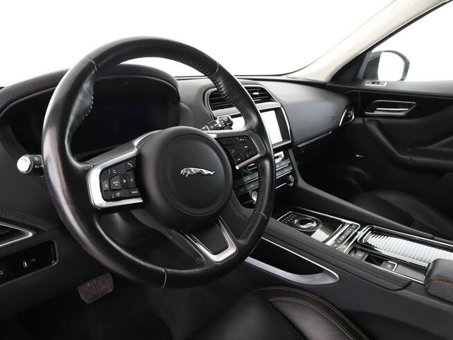 Jaguar F-PACE xenon+led 4X4 automat meridan navi kamera skóra