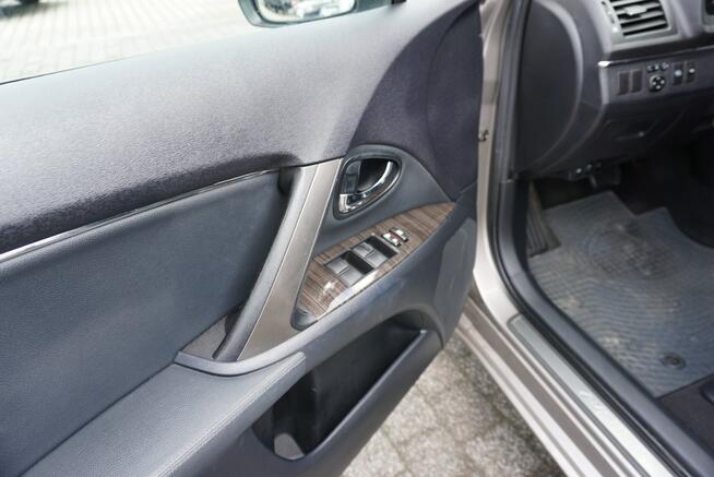Toyota Avensis polski salon, atrakcyjny przebieg