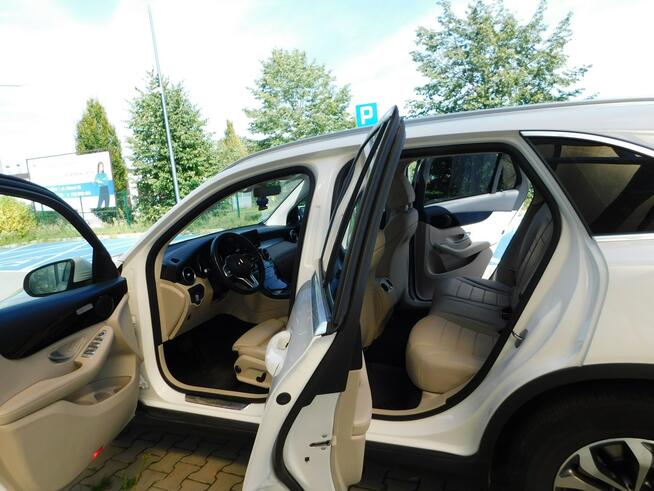 Mercedes GLC 200 4 Matic z Gwarancją Beżowa Skóra