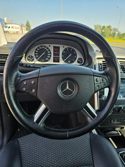 Mercedes B 180