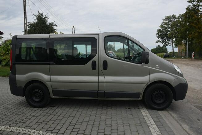 Opel Vivaro 2.0D Trafic 9 Osobowy Klima Hak 2013r Sprowadzony Opłacony