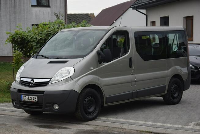 Opel Vivaro 2.0D Trafic 9 Osobowy Klima Hak 2013r Sprowadzony Opłacony
