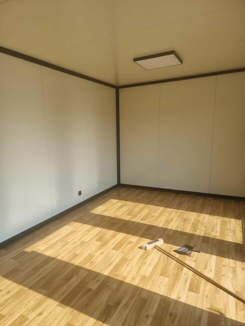 Sprzedam pawilon usługowy 3,2m x 6m