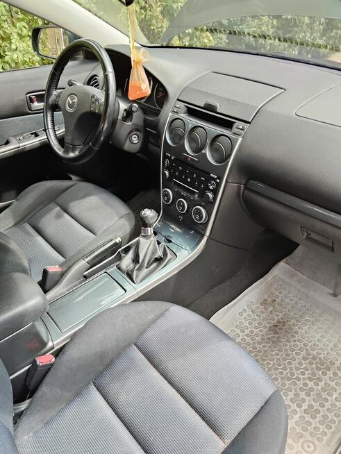 Samochód osobowy - Mazda