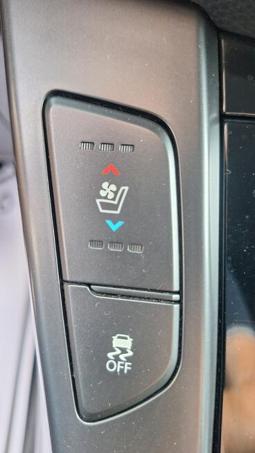 Hyundai i40 Premium, ksenon, navi, skóra