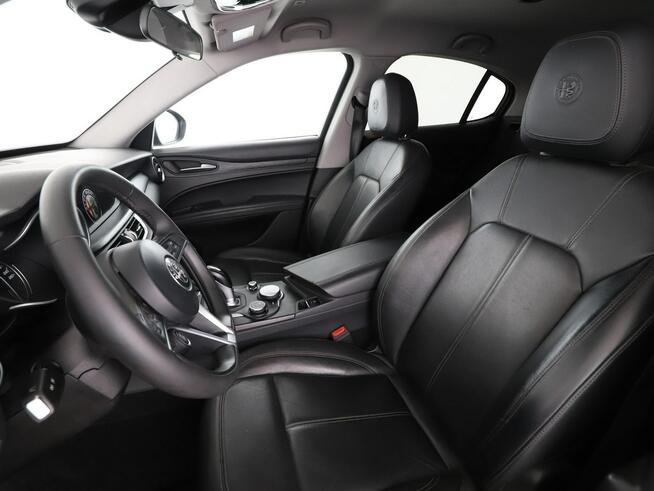 Alfa Romeo Stelvio bixenon+led automat q4 navi skóra el fotele 4x4 pdc auto klima