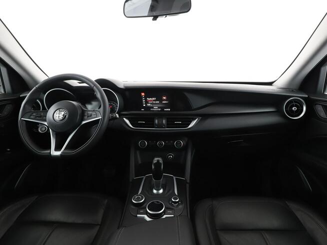 Alfa Romeo Stelvio bixenon+led automat q4 navi skóra el fotele 4x4 pdc auto klima