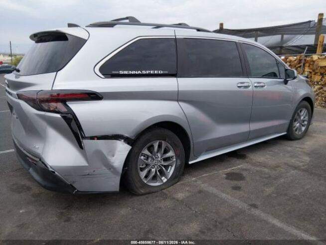 2025 TOYOTA SIENNA LE
