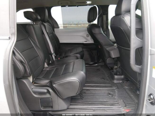 2025 TOYOTA SIENNA LE