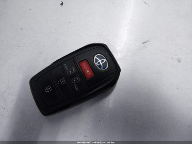 2025 TOYOTA SIENNA LE