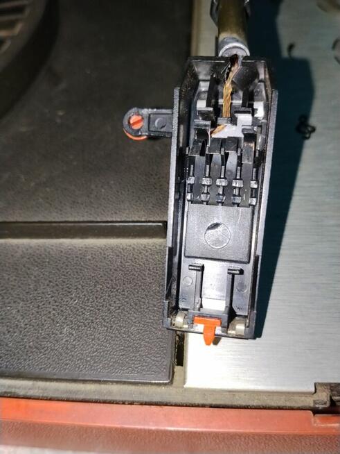 Sprzedam adapter działa tylko brakuje głowicy