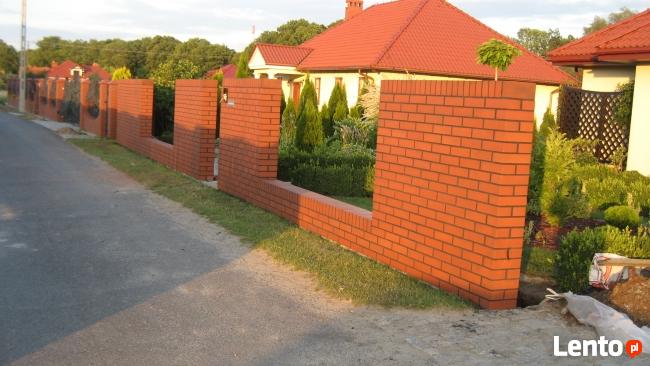 murowanie ogrodzeń z klinkieru