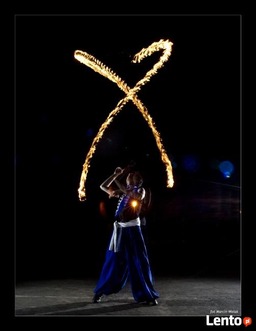 Widowiskowe pokazy tańca z ogniem (fireshow)