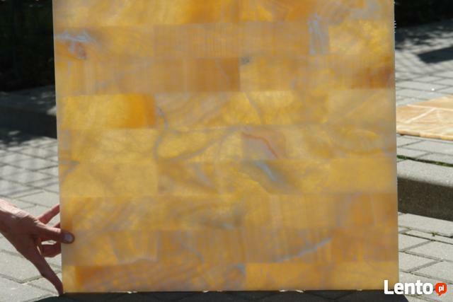 ONYKS W PŁYTKACH 30 X 30 CM - DARSIN - HONEY ONYX