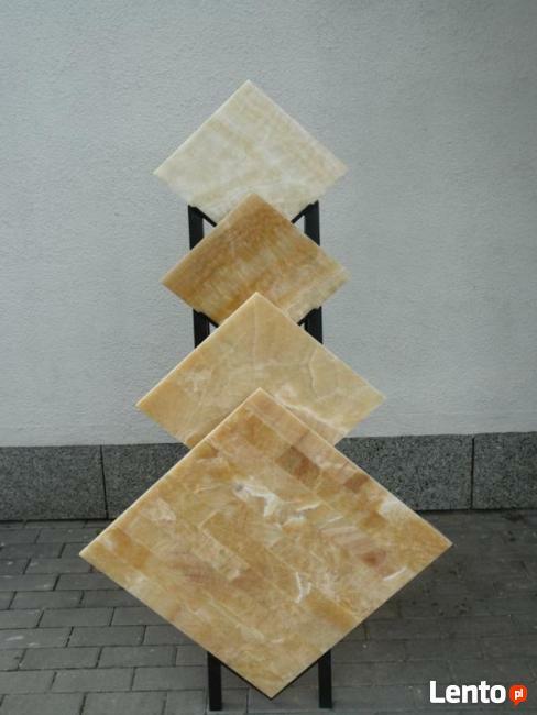 ONYKS W PŁYTKACH 30 X 30 CM - DARSIN - HONEY ONYX