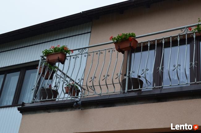 Balustrady, bramy, płoty kute, meble ogrodowe.