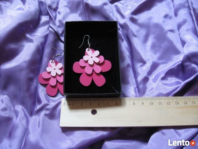 Piękne Kolczyki z drewna