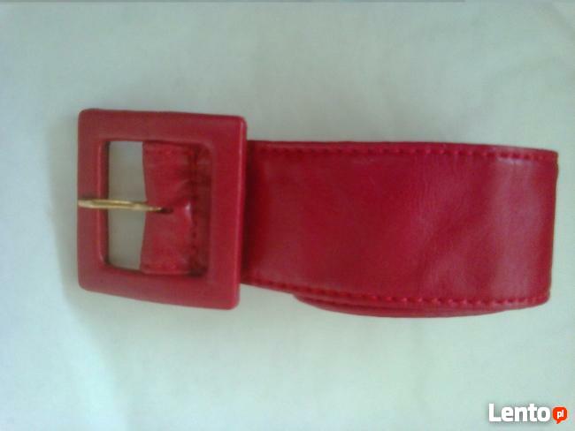 CZERWONY PASEK PIECES (PICES)