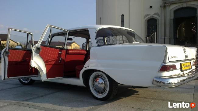 Białym zabytkowym mercedesem do ślubu 1963 rok