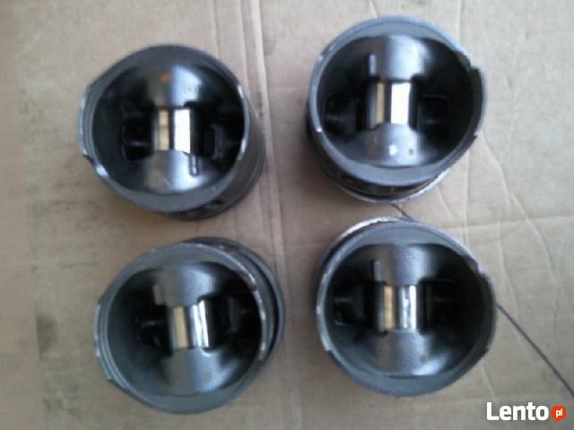 Tłoki Mercedes E klase 2.7cdi