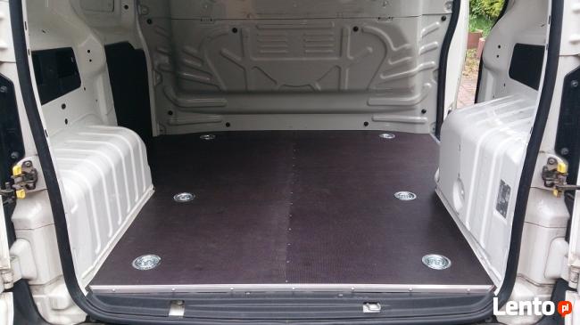 Zabudowy samochodów dostawczych