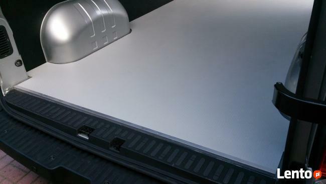 Zabudowy samochodów dostawczych