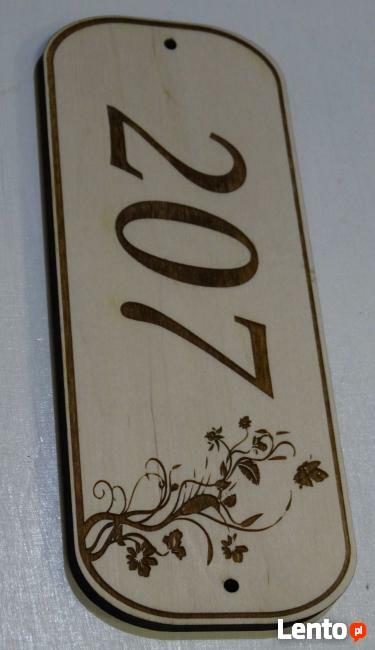 Tabliczki grawerowane ze sklejki