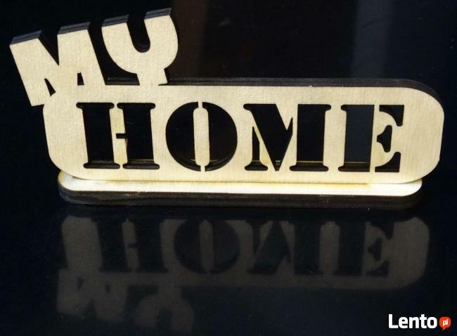 litery na podstawkach