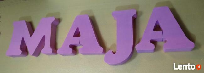 malowane napisy ze styroduru