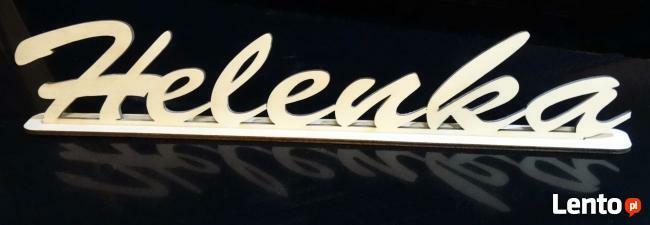 litery na podstawkach